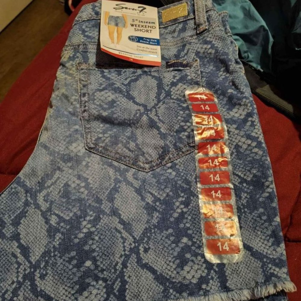women shorts size 14